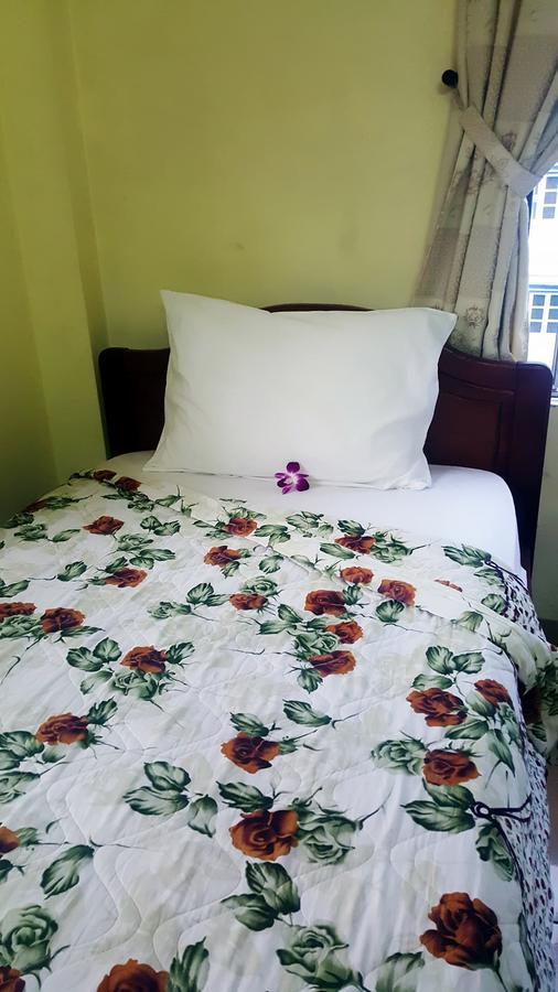 Phong Lan Guesthouse Hué Extérieur photo